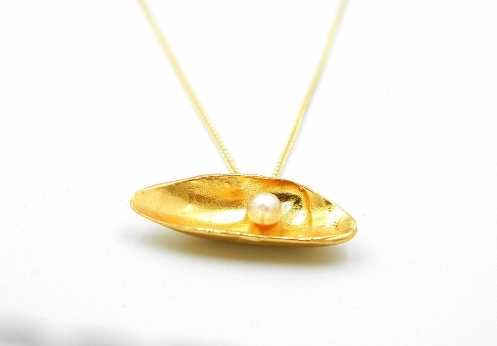 Nature Inspired Pearl Necklace, Mussel Shell Pendant (Gold Plated