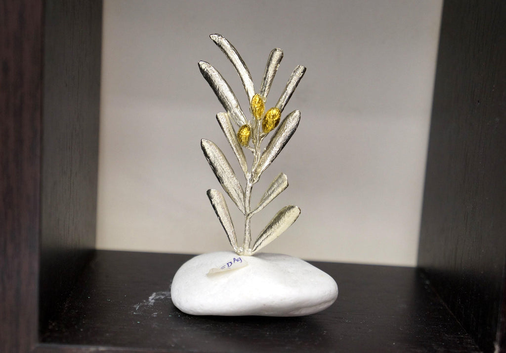 Olive Branch Decor: Nature-Inspired Centerpiece with Symbolic Meaning
